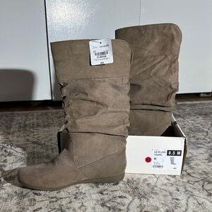 Stylish Brown Slouchy Boots